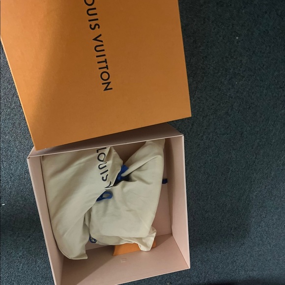 Louis Vuitton RIVOLI SNEAKER BOOT - Picture 3 of 3